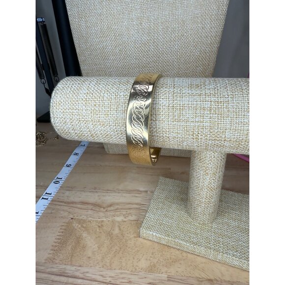 Marc Jacobs Gold Tone Bangle Bracelet With Braided Etched Design - 7" Medium Fit - Picture 2 of 16